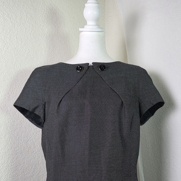 Escada Black Wool Silk Blend Dress Size 38 (US 8) – Tailored Short Sleeve Sheath - Picture 2 of 14